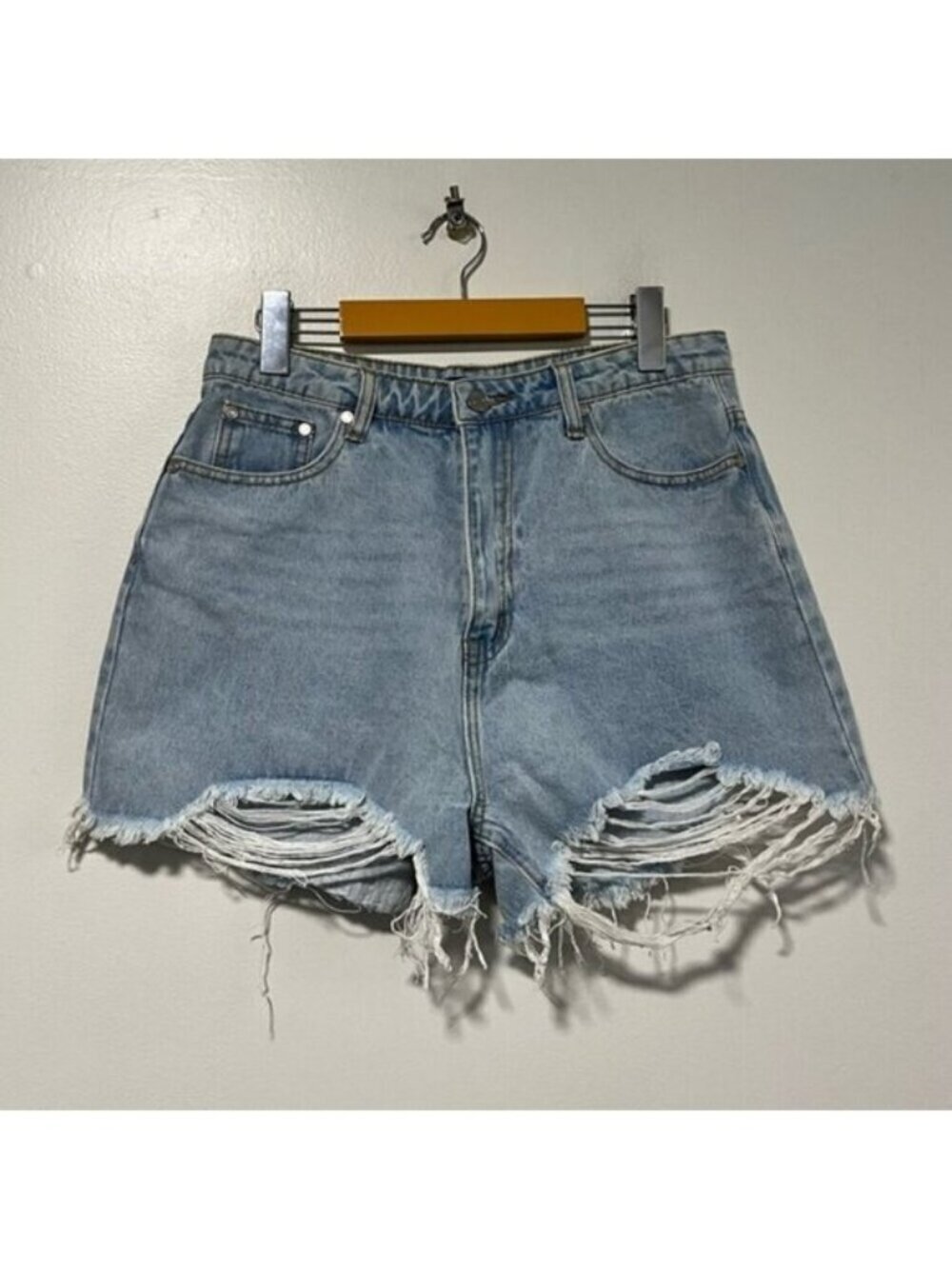 Missguided Extreme Rip Hem High-Waist Denim Shorts - Size US 8 - Picture 2 of 11